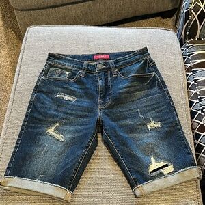 WJ3. Guess Men's Slim Fit Denim Shorts Rip And Repair Size 29